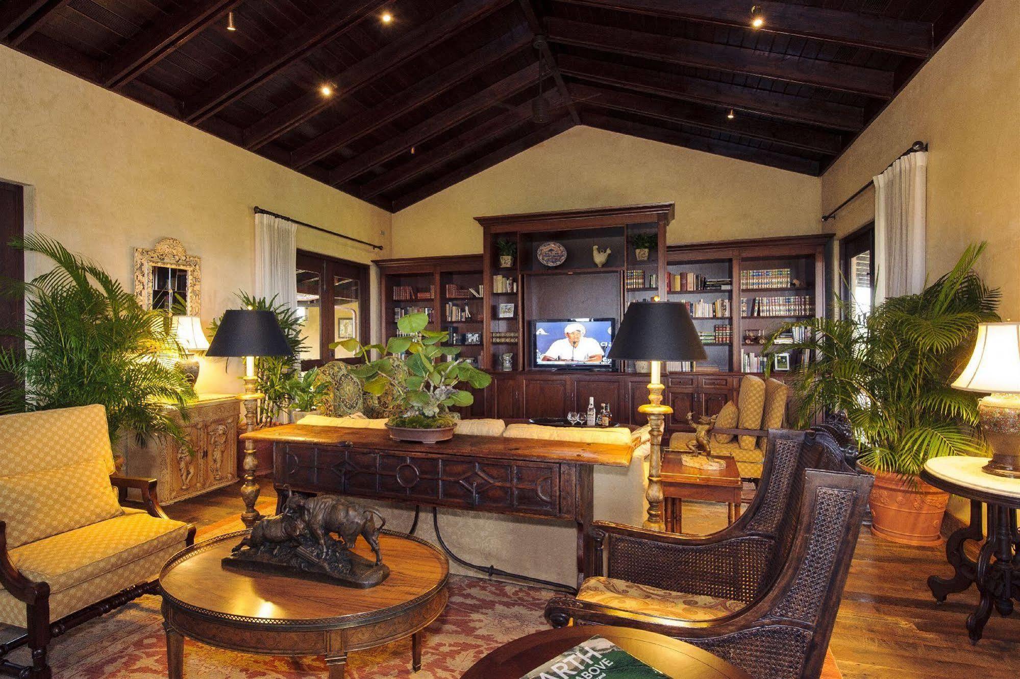 Royal Isabela Hotel Interior photo